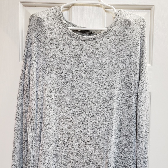 Sweater - Picture 1 of 3